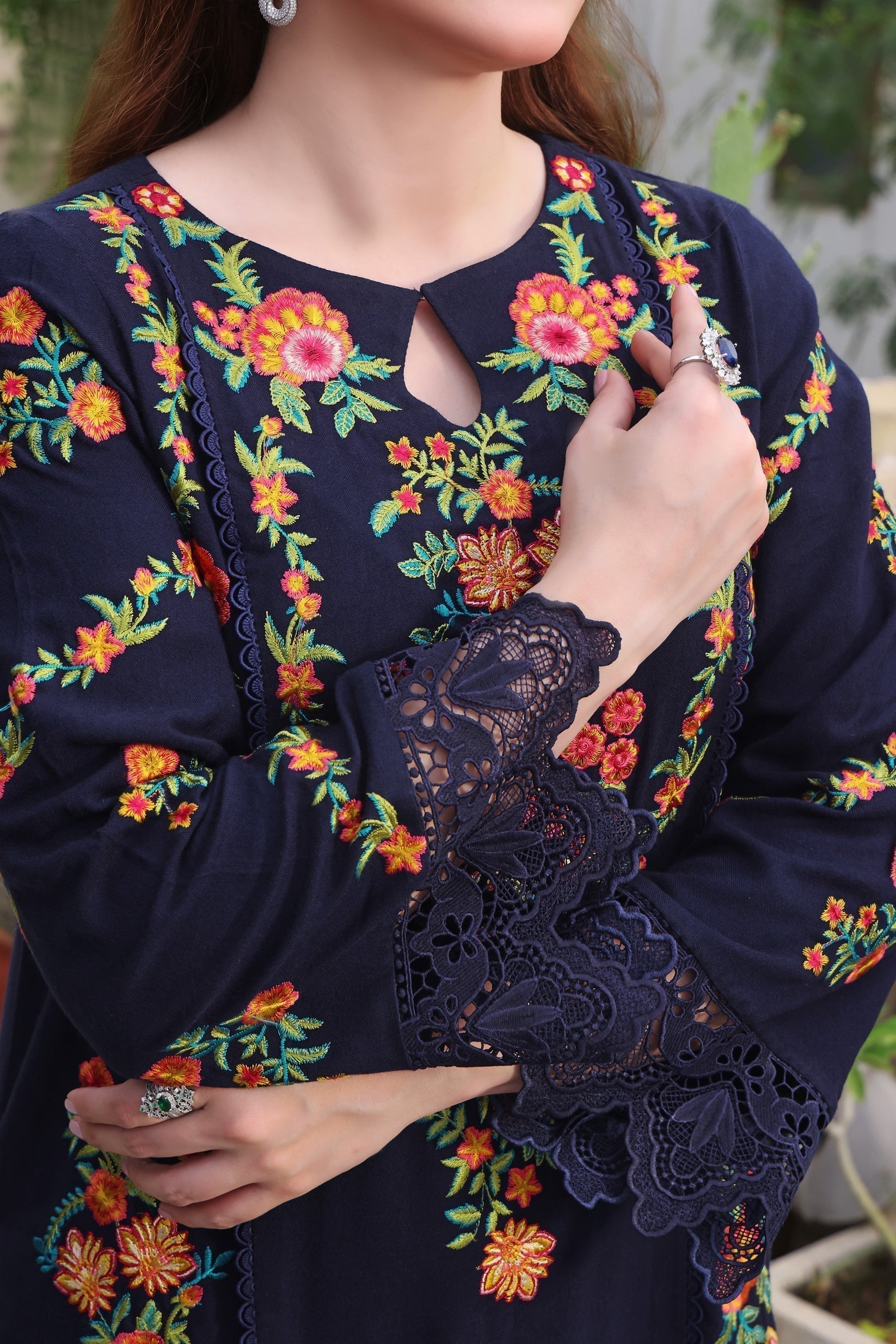 3PC Lawn EMBROIDERED SHIRT WITH COURTRAI PRINTED Dupatta & TROUSER  SS5131