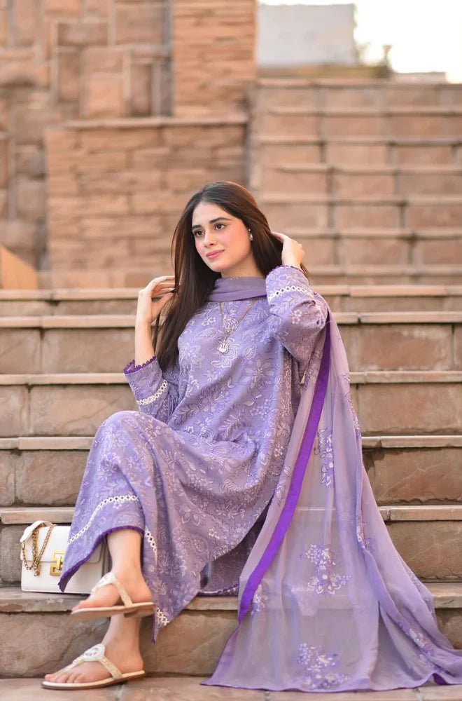 3 Pcs Embroidered Lawn Shirt with Embroidered Chifoon Dupatta BR2575
