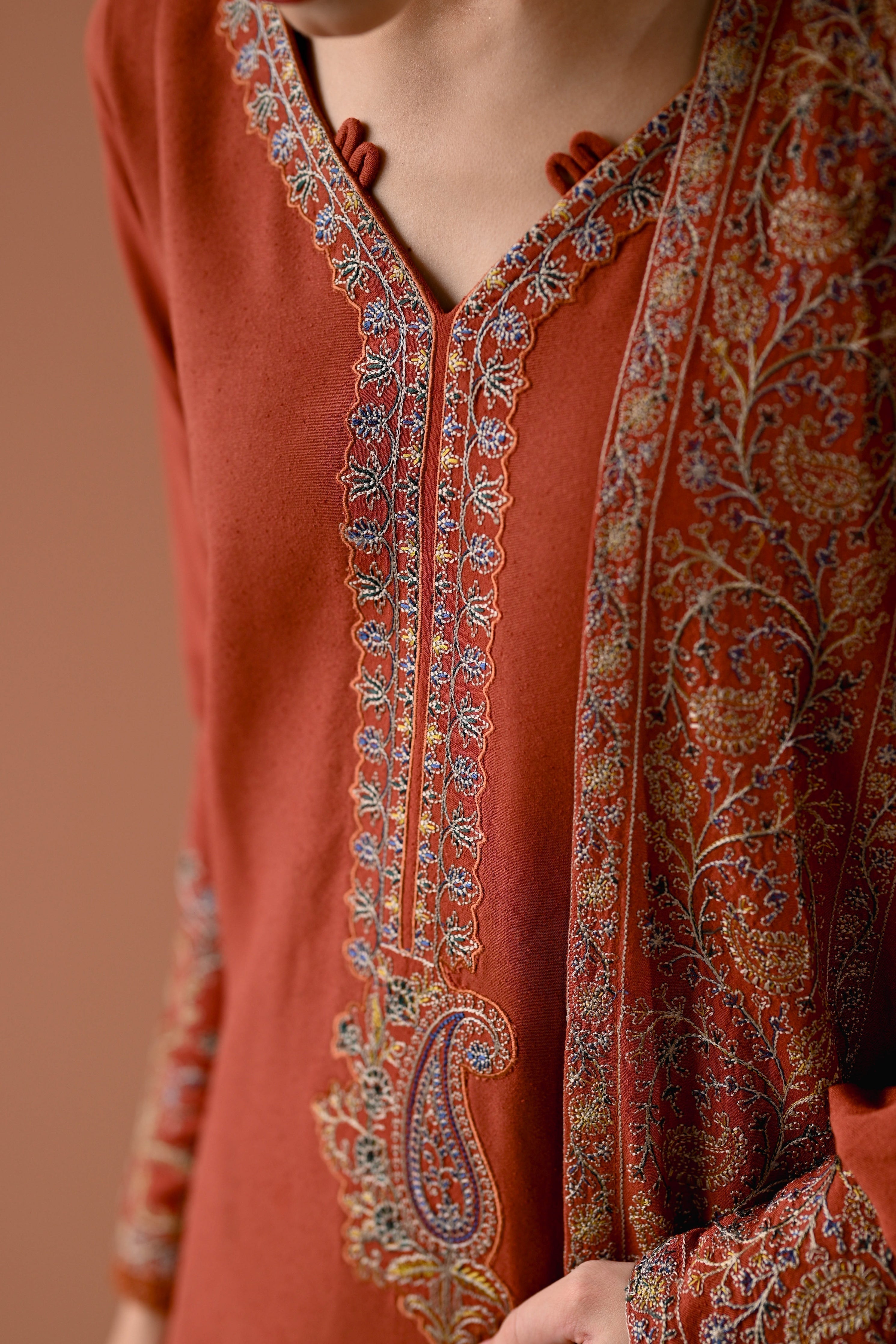 '-3PC DHANAK EMBROIDERED SHIRT WITH DHANAK EMBROIDERED SHAWL AND TROUSER- 679