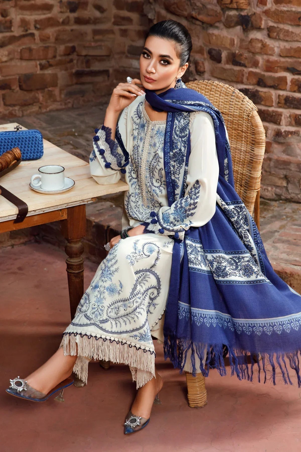 3PC KHADDAR EMBROIDERED SUTE - MB 715