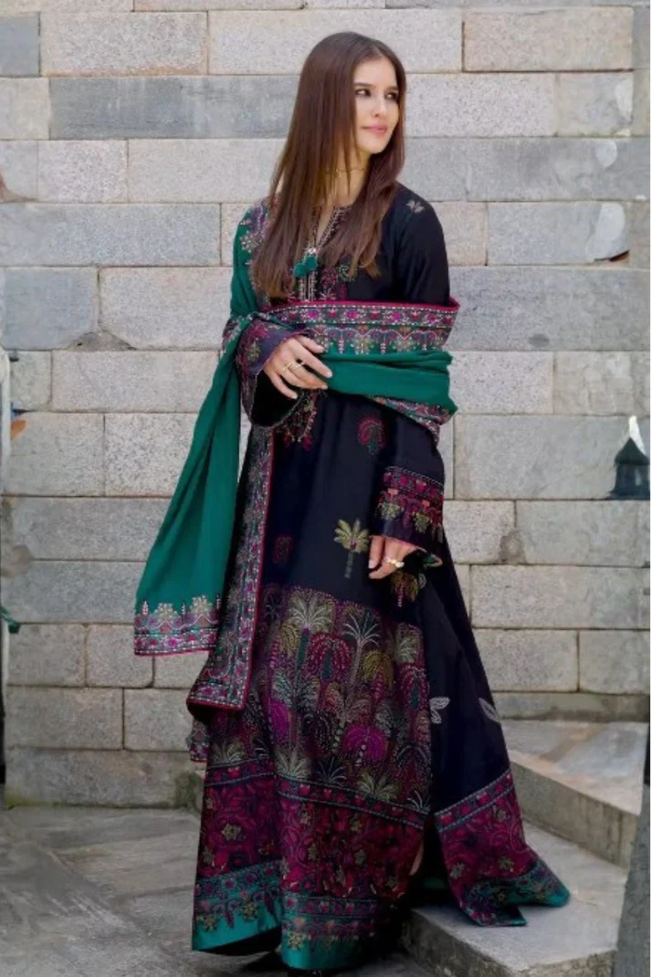 Luxury Lawn Unstitched 3PC Set | FS7050