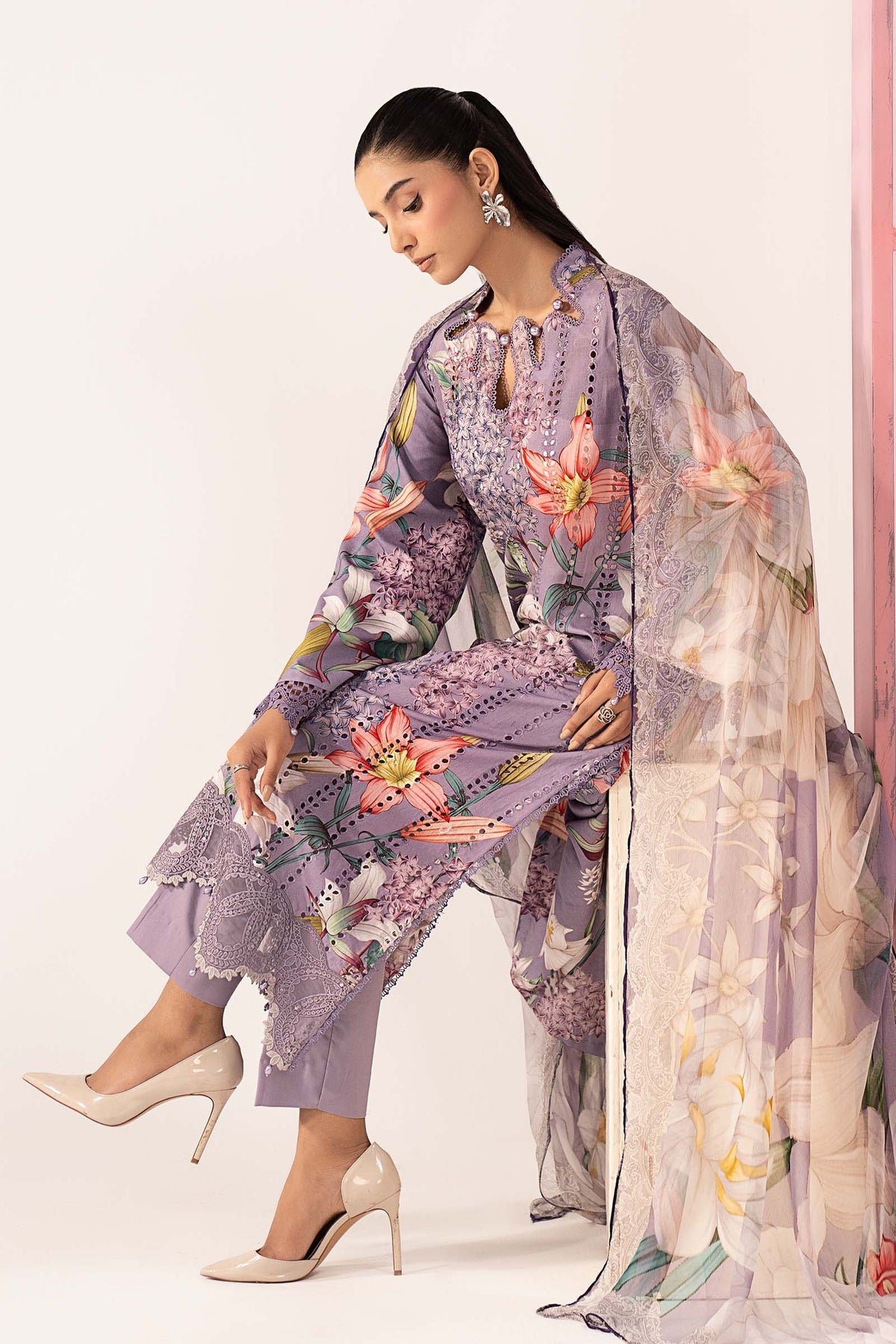 Lilac Floral Print 3PC Linen Suit with Embroidered Organza Dupatta (HE D#127 B)