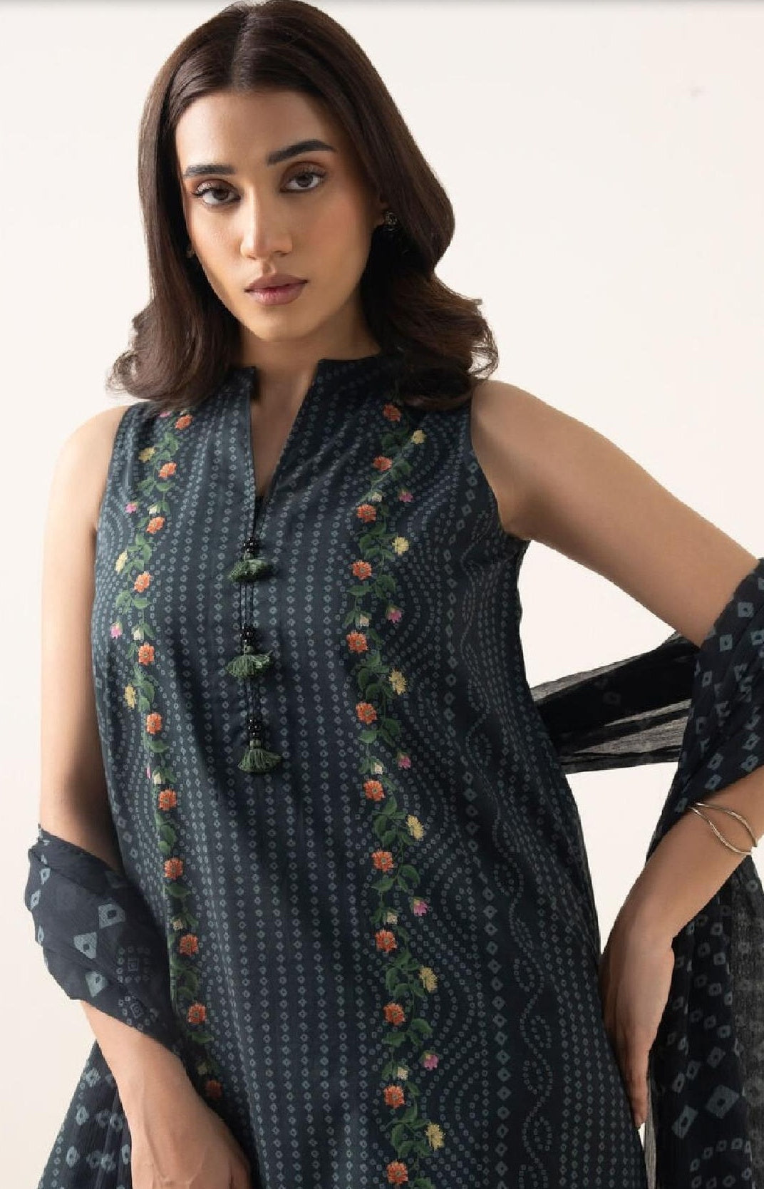 Teal Green Sleeveless Suit with Floral Border Print (HS)