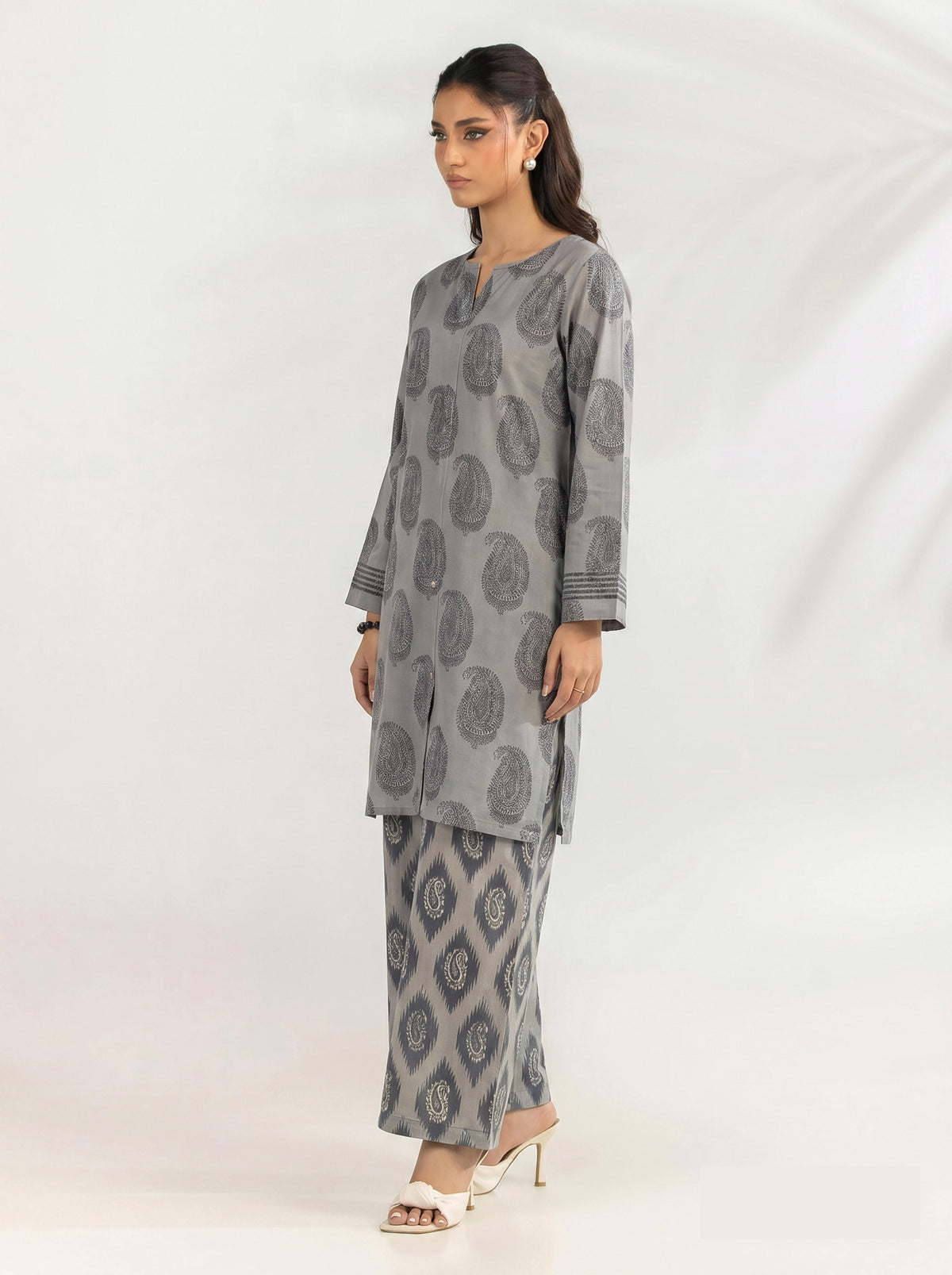 Grey Paisley Print 2PC Lawn Suit with Button-Down Placket (HS)